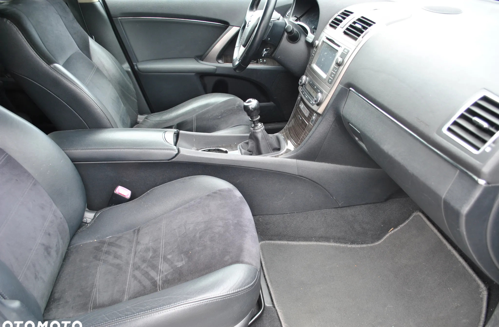 Toyota Avensis cena 25499 przebieg: 183807, rok produkcji 2012 z Nowe Warpno małe 466